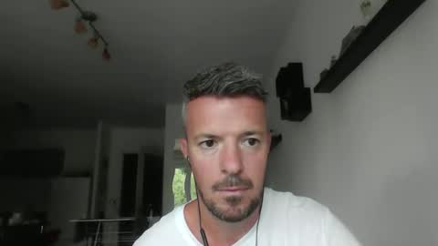 Snapshot of minka28 chatting on 06-08-26, 05:13 minka28 online show from 06-08-26, 05:13