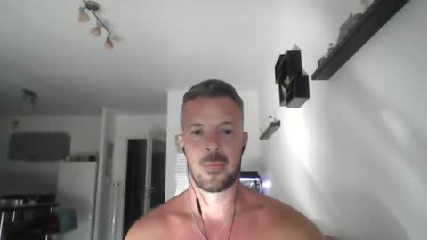 Snapshot of minka28 chatting on 07-17-26, 05:07 minka28 online show from 07-17-26, 05:07