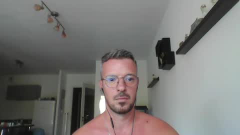 Snapshot of minka28 chatting on 07-20-26, 08:50 minka28 online show from 07-20-26, 08:50