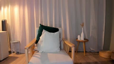 minnie_jin online show from 11-23-25, 01:44