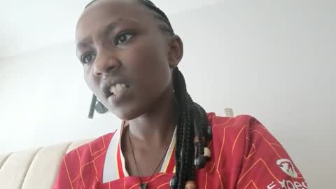 Snapshot of minnie_kay chatting on 05-12-26, 11:51 Minnie online show from 05-12-26, 11:51