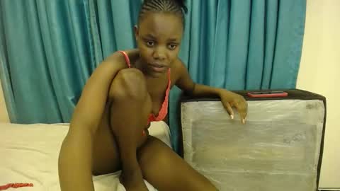 Snapshot of minnie_lila chatting on 10-12-25, 03:11 Lila online show from 10-12-25, 03:11