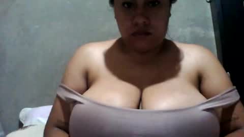 Snapshot of minnisex chatting on 01-13-25, 08:15 Minni Sex online show from 01-13-25, 08:15
