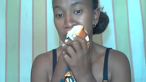 minouch211907 online show from 02-20-25, 07:55