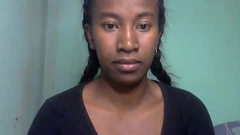 minouch211907 online show from 05-25-26, 03:12