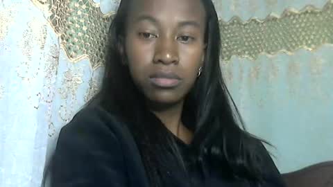 minouch211907 online show from 06-11-26, 03:26