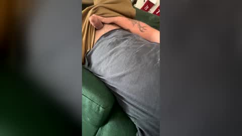 minty658512 online show from 12-18-25, 08:37