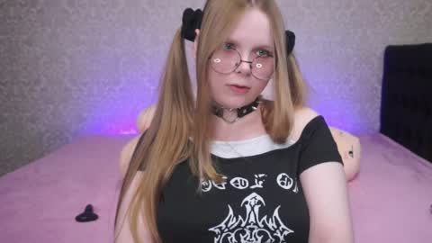 Vikki online show from 04-24-26, 11:23