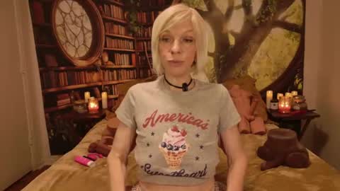 Snapshot of minxtessarae chatting on 06-12-26, 10:47 Tessa Rae online show from 06-12-26, 10:47