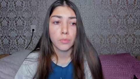 Snapshot of mira_bloempje chatting on 10-22-25, 07:46 Mira online show from 10-22-25, 07:46