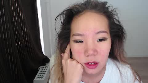 mira_g online show from 10-22-25, 01:11