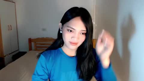 Snapshot of mira_luna222 chatting on 12-02-24, 03:47 Mira Bella online show from 12-02-24, 03:47