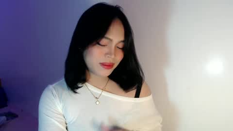 Snapshot of mira_luna222 chatting on 02-06-25, 05:46 Mira Bella online show from 02-06-25, 05:46
