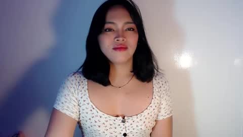 Snapshot of mira_luna222 chatting on 02-19-25, 06:21 Mira Bella online show from 02-19-25, 06:21
