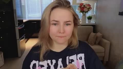 Mira online show from 03-22-26, 01:31