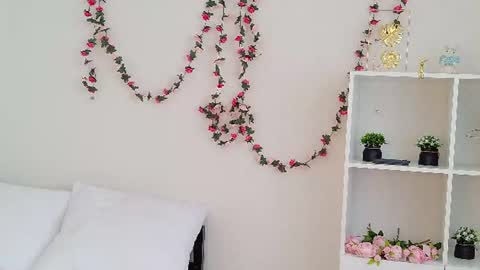 Snapshot of mirabella__flower chatting on 07-14-26, 10:21 mirabella__flower online show from 07-14-26, 10:21
