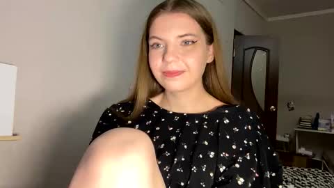 Snapshot of mirabunnys chatting on 10-26-25, 12:16 Mira online show from 10-26-25, 12:16