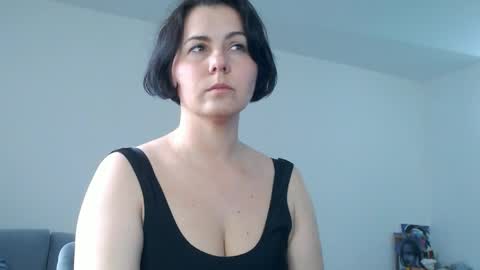 Snapshot of miradiaz chatting on 05-17-26, 06:00 Meera online show from 05-17-26, 06:00