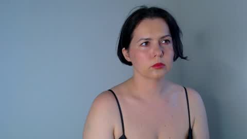 Snapshot of miradiaz chatting on 05-20-26, 10:43 Meera online show from 05-20-26, 10:43
