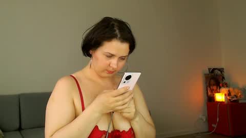 Snapshot of miradiaz chatting on 05-27-26, 03:42 Meera online show from 05-27-26, 03:42