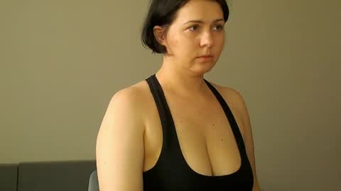 Snapshot of miradiaz chatting on 06-04-26, 08:42 Meera online show from 06-04-26, 08:42