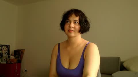 Snapshot of miradiaz chatting on 06-08-26, 06:14 Meera online show from 06-08-26, 06:14