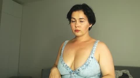 Snapshot of miradiaz chatting on 07-11-26, 10:18 Meera online show from 07-11-26, 10:18