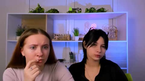 Snapshot of miraella chatting on 10-05-25, 08:34 Mira online show from 10-05-25, 08:34