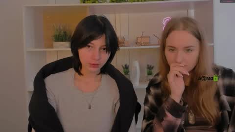 Snapshot of miraella chatting on 10-11-25, 08:24 Mira online show from 10-11-25, 08:24