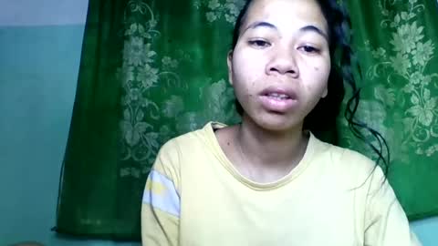 Snapshot of mirah881 chatting on 06-13-26, 05:05 mirah881 online show from 06-13-26, 05:05