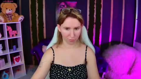 Snapshot of miralush chatting on 07-16-26, 06:19 Mira online show from 07-16-26, 06:19