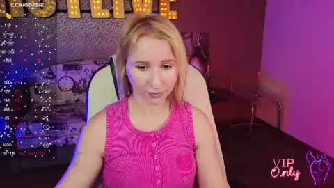 Snapshot of miralush chatting on 07-23-26, 06:33 Mira online show from 07-23-26, 06:33