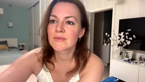 Snapshot of miraluxe chatting on 06-29-26, 09:59 miraluxe online show from 06-29-26, 09:59
