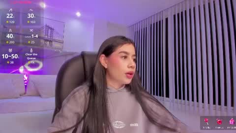 Snapshot of miranda_crawfor chatting on 06-19-26, 01:43 miranda_crawfor online show from 06-19-26, 01:43