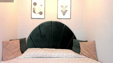 Snapshot of miranda_doll_ chatting on 06-20-26, 12:08 online show from 06-20-26, 12:08