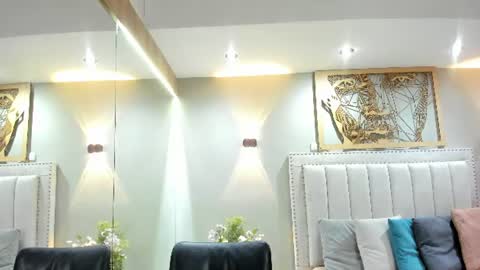 Snapshot of miranda_doll_ chatting on 06-24-26, 12:04 online show from 06-24-26, 12:04