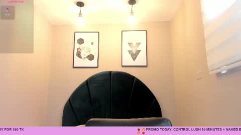 Snapshot of miranda_doll_ chatting on 06-26-26, 12:09 online show from 06-26-26, 12:09