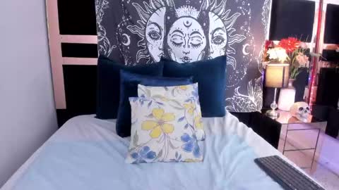 Snapshot of mirandaaduboiss chatting on 05-20-26, 05:52 Miranda online show from 05-20-26, 05:52