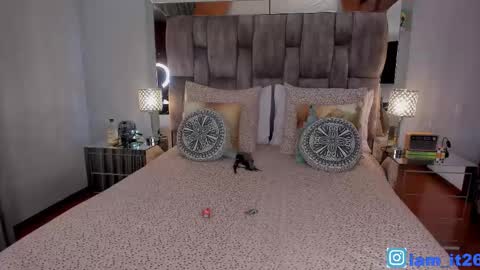 Miranda online show from 11-02-25, 01:19