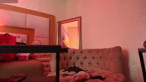 Miranda online show from 02-10-26, 01:04