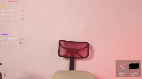 MIRANDA HERNANDEZ online show from 05-23-26, 03:56