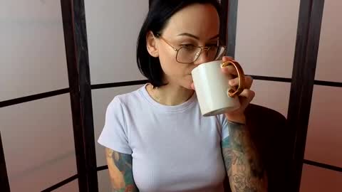 Snapshot of mirasky chatting on 02-10-25, 01:33 Mira online show from 02-10-25, 01:33