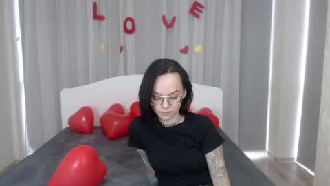 Snapshot of mirasky chatting on 02-14-25, 01:40 Mira online show from 02-14-25, 01:40