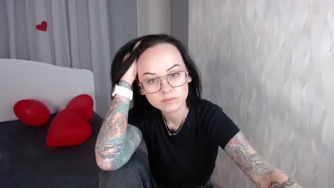 Snapshot of mirasky chatting on 02-18-25, 03:54 Mira online show from 02-18-25, 03:54