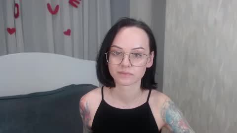 Snapshot of mirasky chatting on 02-21-25, 03:43 Mira online show from 02-21-25, 03:43