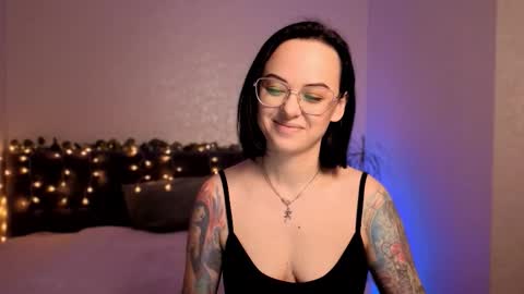 Snapshot of miraskyy chatting on 12-15-25, 06:12 MiraSkyy online show from 12-15-25, 06:12