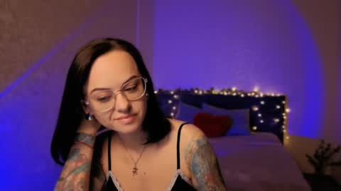 Snapshot of miraskyy chatting on 05-06-26, 04:45 MiraSkyy online show from 05-06-26, 04:45