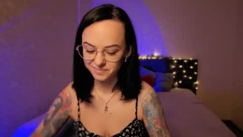 Snapshot of miraskyy chatting on 06-12-26, 06:40 MiraSkyy online show from 06-12-26, 06:40