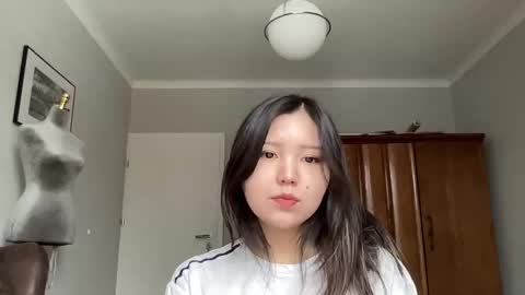 Snapshot of mirelith chatting on 02-22-26, 10:25 Sakura online show from 02-22-26, 10:25