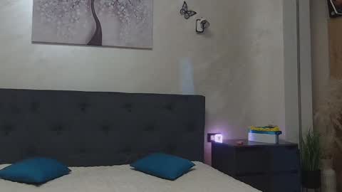 miriam04 online show from 01-03-25, 10:19